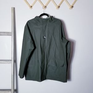 HELLY HANSEN DARK OLIVE GREEN RAINCOAT CHEST SIZE 50.5 INCHES